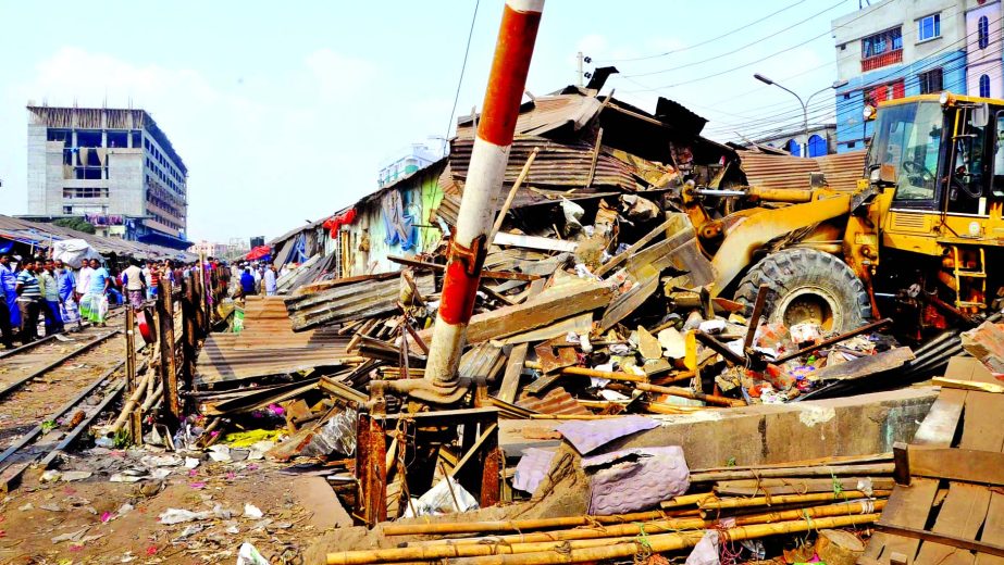 Illegal establishments along the Railway lines in city's Jurain area were demolished by the Railway Ministry on Tuesday.