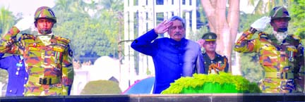 Indian Defence Minister Shri Manohar Gopal Krishna Provu Parrikar paid tributes to the members of Armed Forces who laid down their lives in the Liberation War in 1971 by placing floral wreaths at Shikha Anirban (Eternal Flame) at Dhaka Cantonment on Thurs
