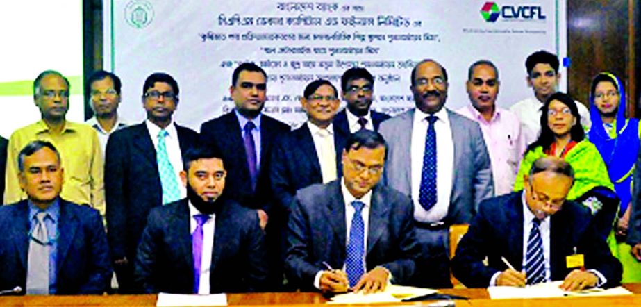 Mustafizur Rahman, Managing Director of CAPM Venture Capital and Finance Limited (CVCFL) and Swapan Kumar Roy, General Manager of SMESPD of Bangladesh Bank (BB) signing an agreement in the city recently. Under the deal both organizations will refinance on