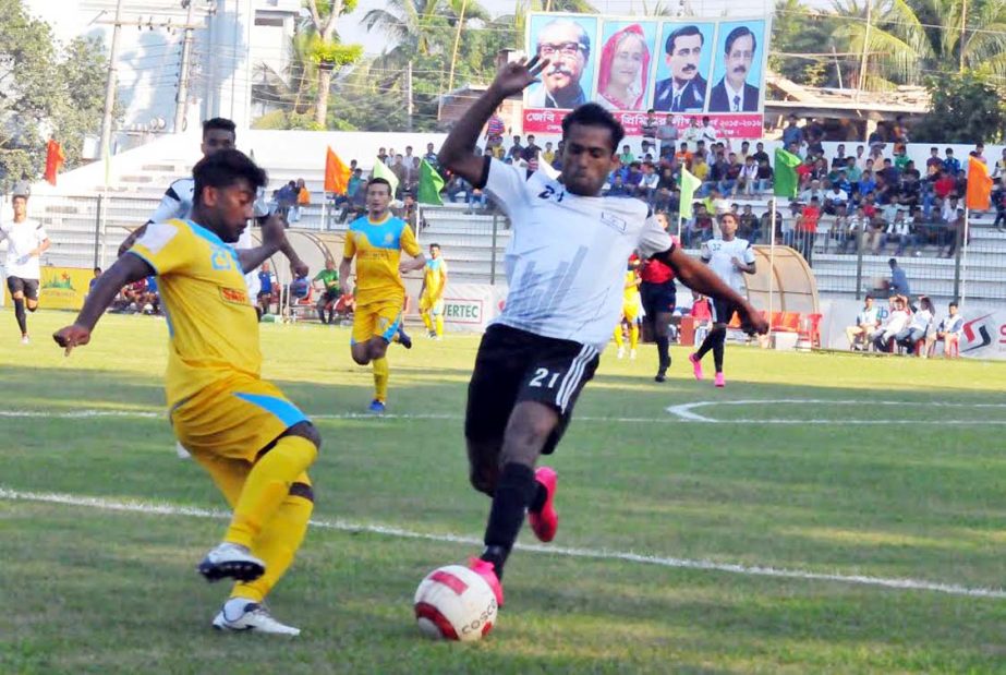 A view of the match of the JB Bangladesh Premier League Football between Chittagong Abahani Limited and Arambagh Krira Sangha at the Sheikh Fazlul Haque Moni Stadium in Gopalganj on Saturday. Chittagong Abahani Limited won the match 1-0.