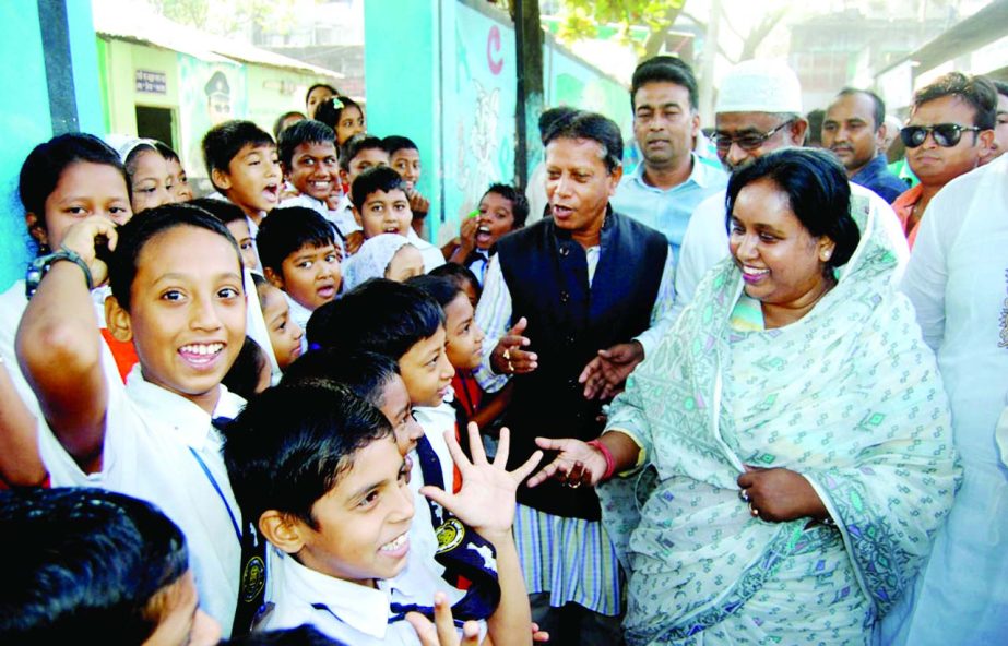 NCC polls : Dr Selina Hayat Ivy started her door-to-door campaign. This photo was taken from Siddhirganj area on Saturday.