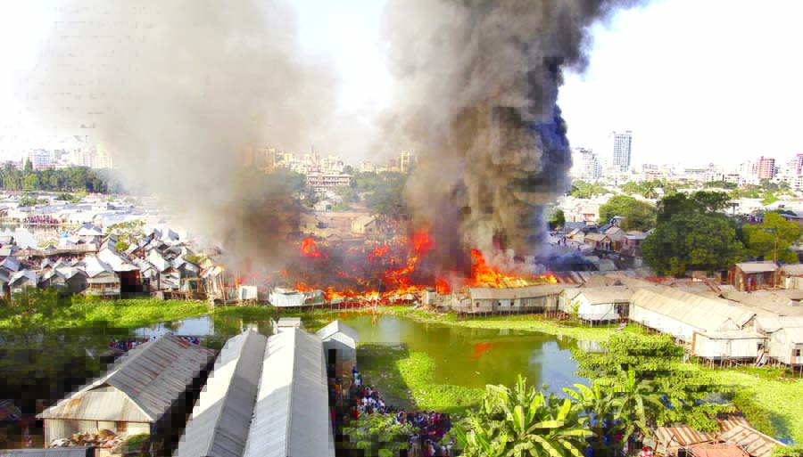 Over 500 shanties were gutted as fire broke out at Korail Boubazar in city's Mohakhali area on Sunday.