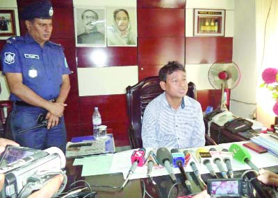 GAZIPUR: Harun-ur-Rashid, SP, Gazipur speaking at a press conference after recovery of 1,500 bottles of phensidyl on Saturday.