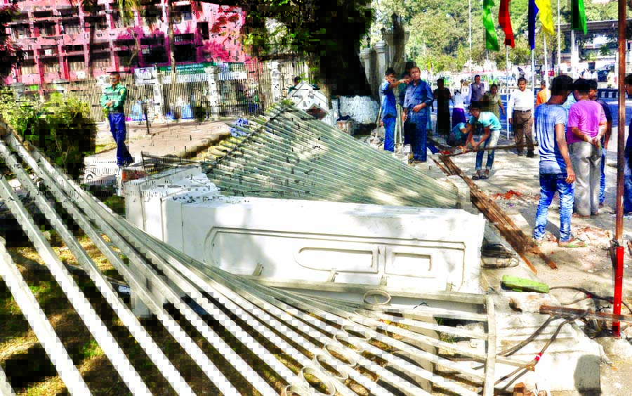 A private car crashed into the boundary wall of the High Court in Dhaka after running over two sleeping poor women on the footpath on Tuesday.
