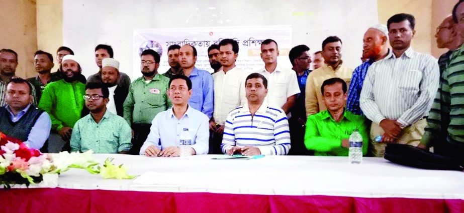 GAZIPUR: Press Institute of Bangladesh(PIB) organised a 3-day long foundation training for journalists at Kaliganj Upazila Parishad recently. Presided over by Gazipur Union of Journalists President Atur Rahman, PIB Director (Training) Anwara Begum w