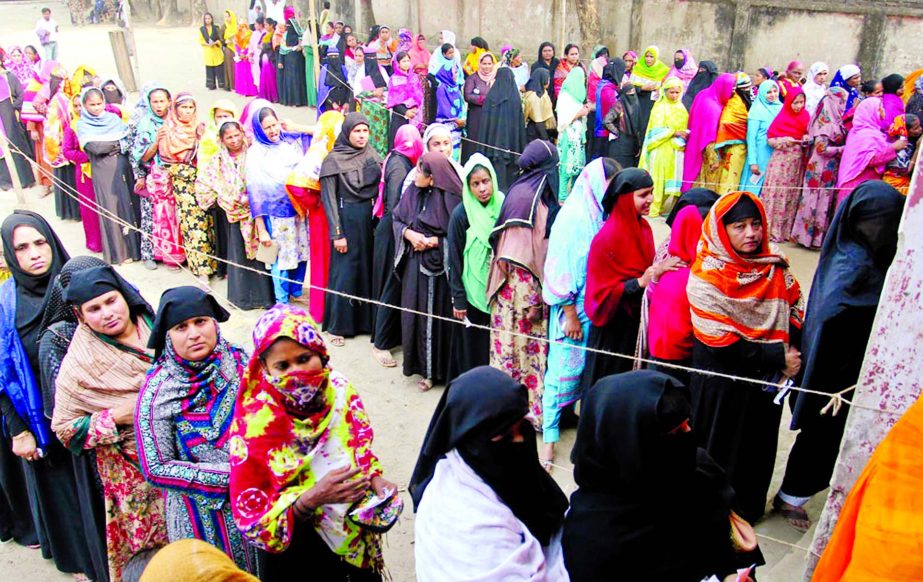 A long queue of female voters rush to cast votes at NCC polling centres. This photo was taken from Safura Khatun Pilot School on Thursday.