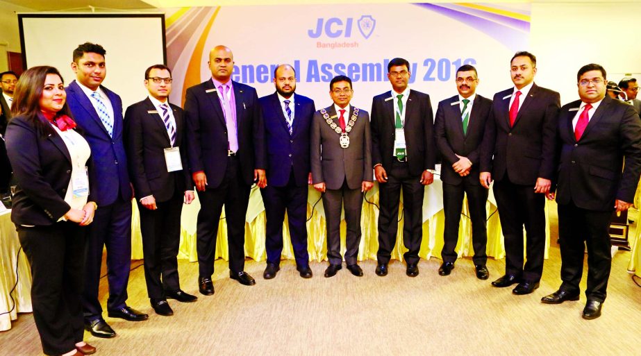 Ahmed Ashfaqur Rahman and Irfan Islam, newly elected National President and Secretary General of JCI Bangladesh recently pose with the board members after its general assembly at BRAC CDM, Savar. Md Niaz Morshed, Executive Vice-President, Sumon Howlader,