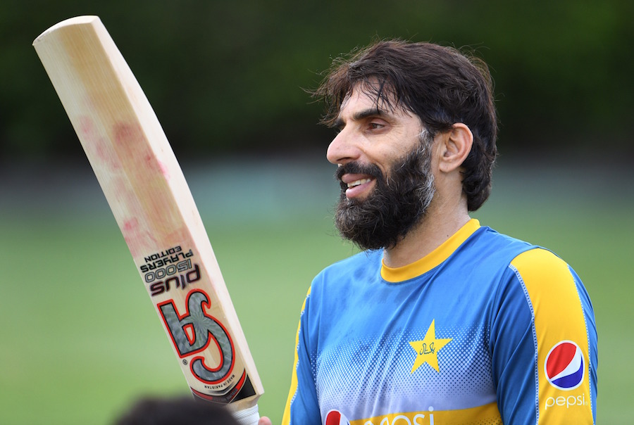 Pakistan cricket captain Misbah-ul-Haq inspects his bat during a training session at the SCG in Sydney on Monday.Pakistan take on Australia in the third cricket Test match starting today (January 3).