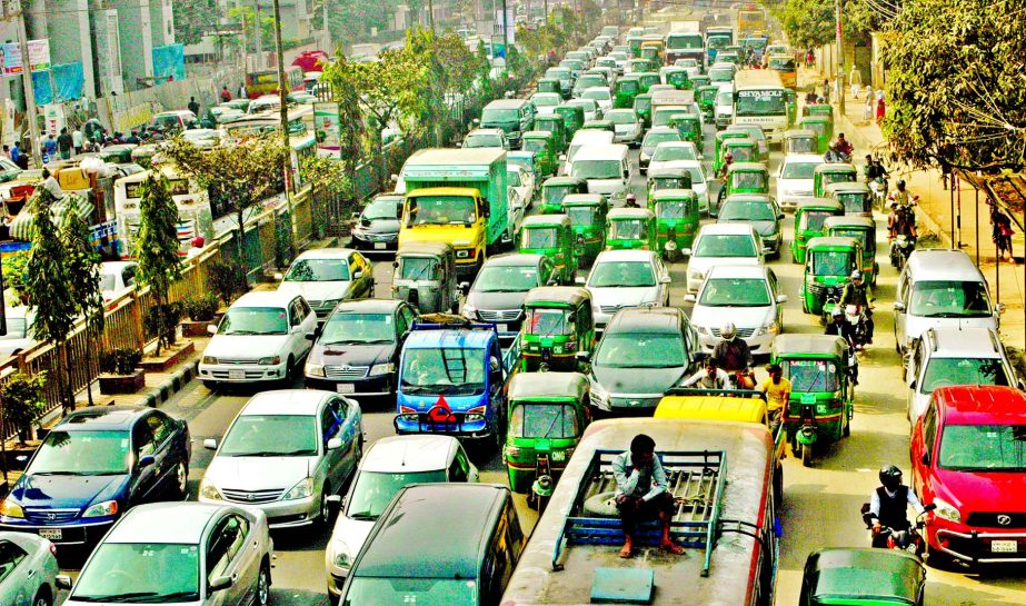 Commuters on Tuesday experienced the worst traffic congestion on Kakrail busy road. Various steps were taken to ease the traffic jam, but all go in vain.