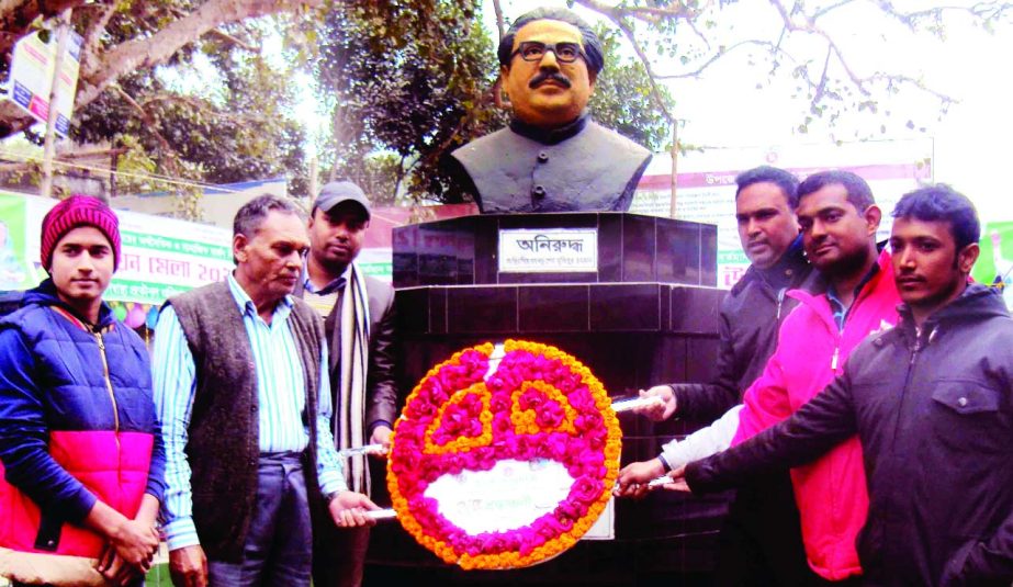 SAGHATA(Gaibandha): Nasirul Alam Swapan, General Secretary, Jubo League, Saghata Upazila placing wreaths at the monument of Bangabandhu Sheikh Mujibur Rahman marking his Homecoming Day on Tuesday.