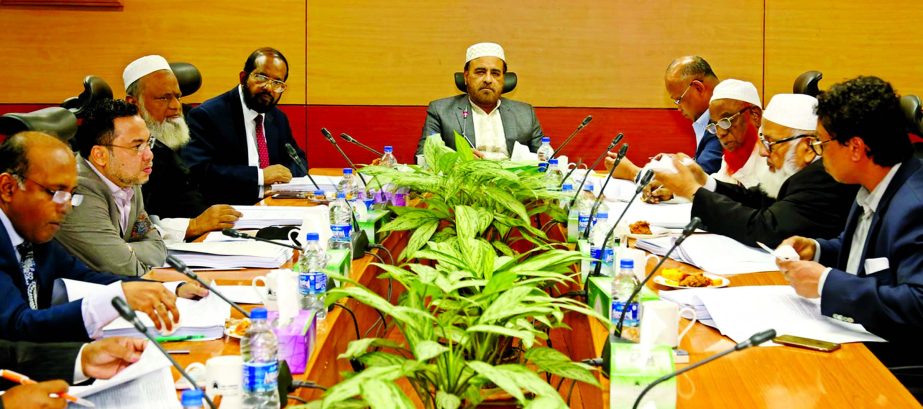 Md Enayet Ullah, Chairman, Al-Arafah Islami Bank Limited presided over its 564th EC Meeting of the Board of Directors at the bank's head office on Thursday. Salim Rahman, Vice Chairman, Abdul Malek Mollah, Nazmul Ahsan Khaled, ANM Yeahea, Engineer Kh Mes