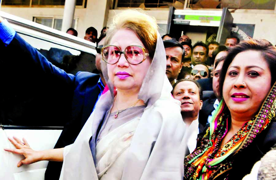 BNP Chairperson Begum Khaleda Zia moves to the special court in the city's Bakshibazar Alia Madrasha premises on Thursday to appear before it on Zia Charitable Trust Corruption Case.