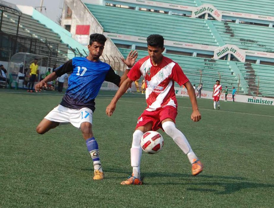 A moment of the Saif Powertec Dhaka Metropolis Second Division Football League between East End Club and Mugda Samaj Kalyan Sangsad at the Bir Shreshtha Shaheed Sepoy Mohammad Mostafa Kamal Stadium in Kamalapur on Thursday. Mugda won the match 1-0.