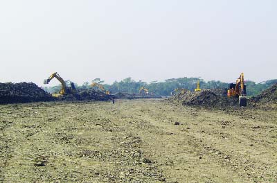 PATUAKHALI: The earth filling work of the 4-lane connecting road to Payra Sea Port has started recently.