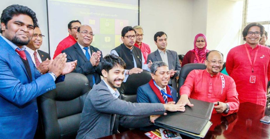 State Minister for ICT Division, Zunaid Ahmed Palak, MP is seen at a tripartite agreement recently signed among ICT Division, Robi and online school '10 Minute School' at the Janata Tower Software Development Park at Karwan Bazar in the capital.