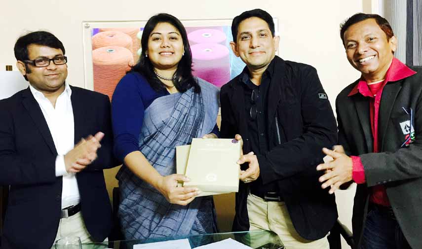 Chairman and CEO of Shorno Kessori Network Foundation Farzana Brownia handing over Shornno Kissori Education Scholarship gift to Managing Director of Well Group at a simple ceremony at the Conference Room of Well Park Residence on Tuesday.