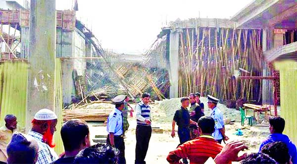 Seven workers were seriously injured as rooftop of an under construction tannery building collapsed in Savar on Wednesday.
