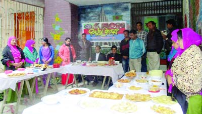 JHENAIDAH: A cake festival was arranged at Hamdah Rangdonu Pre-Cadet School in the town recently.