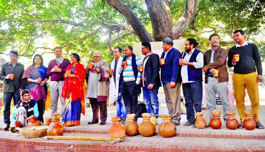 A fair of date juice organised by 'Rashe Bhara Manga', a social organisation was held at Bakultala of Dhaka University on Friday.