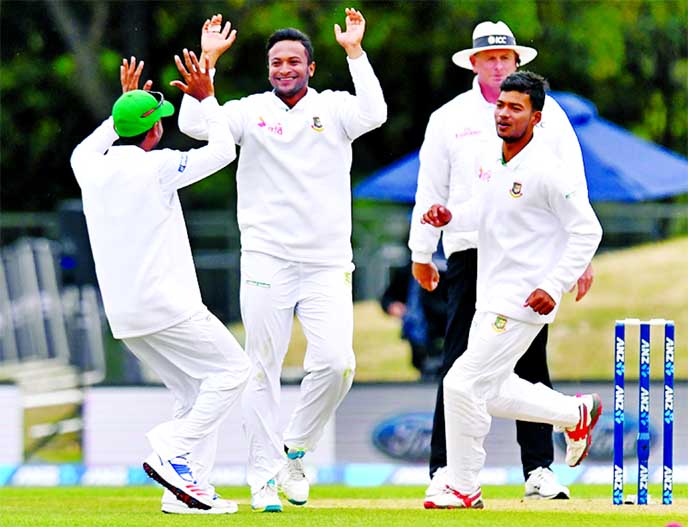 Shakib Al Hasan struck thrice in the final stretch of play on day two of 2nd Test against New Zealand at Christchurch on Saturday (News on page 7).