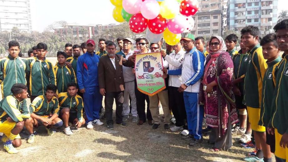 Principal of Physical Education College Josim Uddin inaugurating the day-long Che Guevara Rugby Tournament by releasing the balloons as the chief guest at Physical Education College Ground in Mohammadpur on Wednesday.