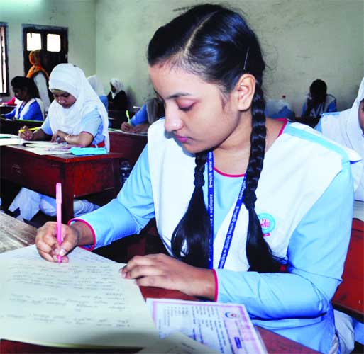 SSC and equivalent examinations begin on Thursday. This photo was taken from Motijheel Ideal School and College.