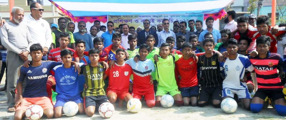 The Khulna Division phase under-15 players selection and training program began at Khalishpur Provati Secondary School in Khulna on Wednesday. Khulna District Football Association President Advocate M Saiful Islam formally inaugurated the program as chief