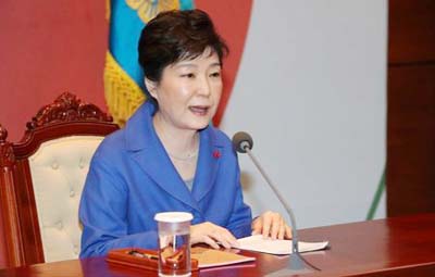 South Korean President Park Geun-hye speaks during an emergency cabinet meeting at the Presidential Blue House in Seoul, South Korea