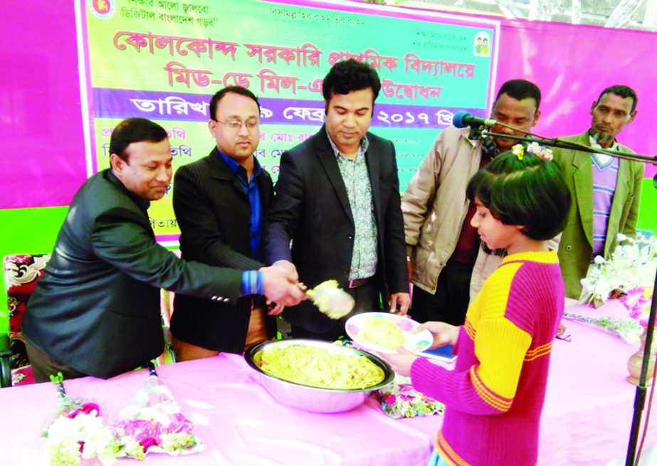 GANGACHARA (Rangpur): Aminul Islam, UNO, Gangachara Upazila inaugurating Mid -day Meal programme at Kolkando Govt Primary School as Chief Guest on Thursday.