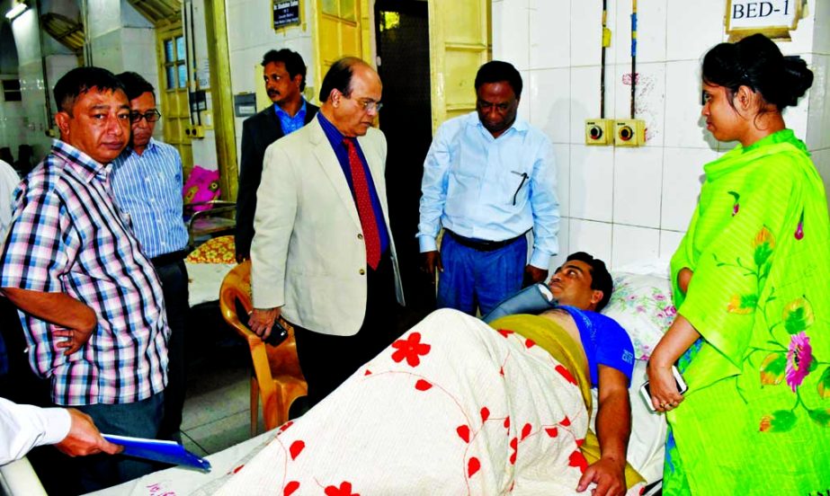 Prime Minister's Media Adviser Iqbal Sobhan Chowdhury visited injured Crime Reporter of the Daily Observer Mamunur Rashid at Dhaka Medical College and Hospital on Monday.