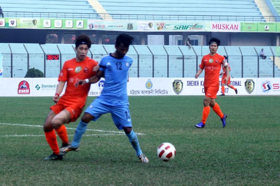A moment of the Sheikh Kamal International Club Cup 2017 tournament between Dhaka Abahani Limited and Pocheon Citizen FC of Korea at MA Aziz Stadium in Chittagong on Monday.