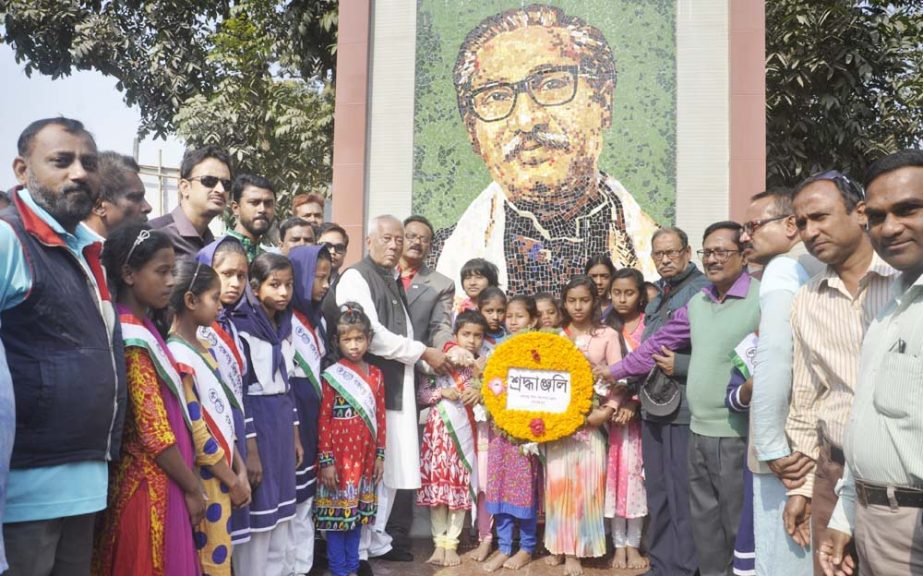 DINAJPUR: Bangabandhu Shishu Kishore Mela, Dinajpur District Unit placing wreaths at Bangabandhu Monument marking the beginning of historic March yesterday.
