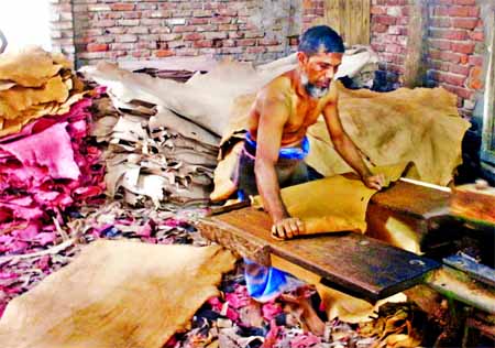 Hazaribagh tannery workers continuing their work at their respective factories despite HC order on Monday and even cut off their utility services. This photo was taken on Tuesday.