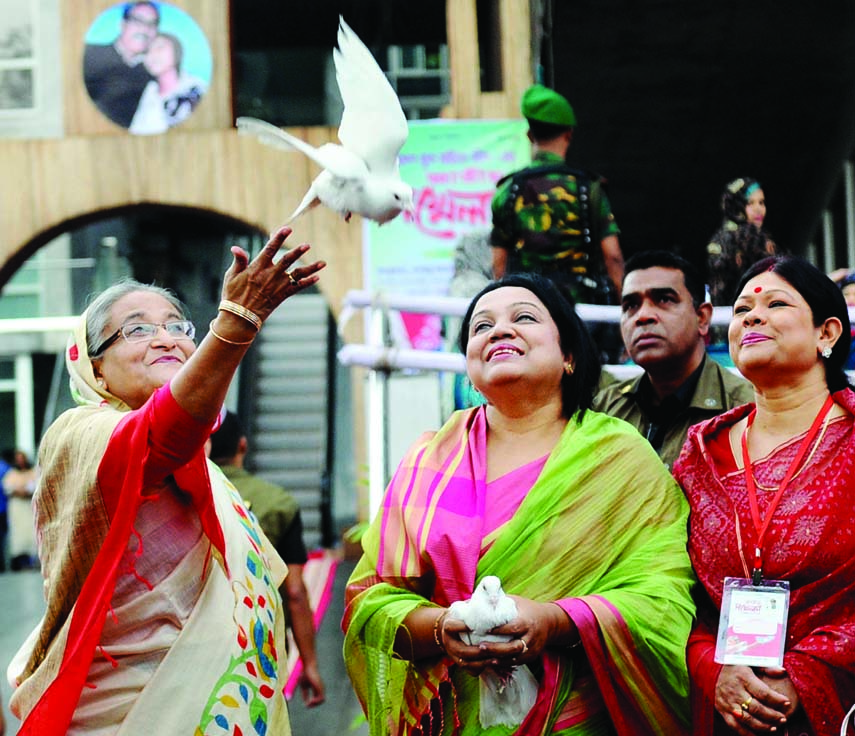 Prime Minister Sheikh Hasina inaugurating second council of Jubo Mahila League by releasing balloons and pigeons in the auditorium of Krishibid Institution Bangladesh in the city's Khamarbari on Saturday. BSS photo