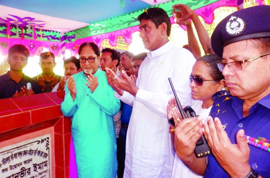 ULLAPARA (Sirajganj): Tanvir Imam MP inaugurating Magurabanga P & H to Hatdeluaghat via Abdur Razzak Masterbari Road constructed by LGED at Ullapara in the district on Monday. Upazila Chairman Adv Maruf Bin Habib and other local elites were present on the