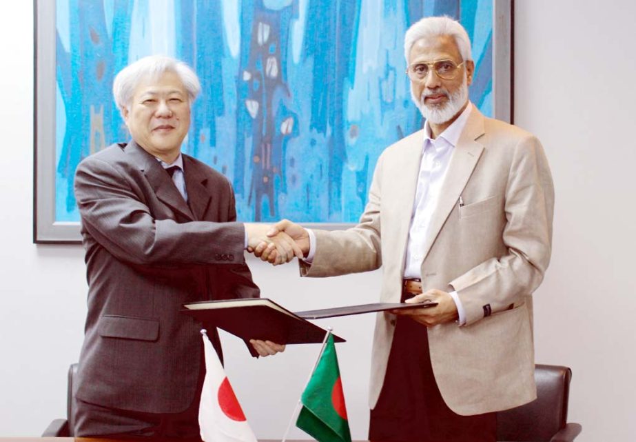 Masato Watanabe, Ambassador of Japan to Bangladesh posed with Chief Executive of Khan Bahadur Foundation Mahmudul Islam Chowdhury during the grant contract signing ceremony recently.