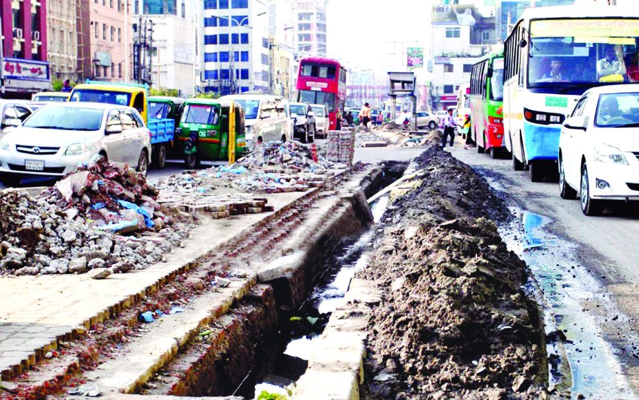 Digging up of roads ahead of the rainy season by different utility agencies one after another, instead of in a coordinated manner worsens city's traffic congestion and makes movement of commuters difficult. Besides, such activities also invite water logg