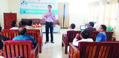 PANCHAGARH: Dr Prodip Kuman Pandey, Chairman, Mass Communication and Journalism Department, Rajshahi University addressing a three- day-long basic training workshop on journalism in Panchagarh organised by Bnagaldesh Press Institutes on Wednesday.