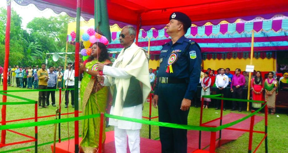 GOURIPUR (Mymensingh): Freedom Fighter Nazim Uddin Ahmed MP hoisting national flag at the inaugural programme to mark the Independence and National Day at Madhukhali Pilot High School premises as Chief Guest on Sunday.