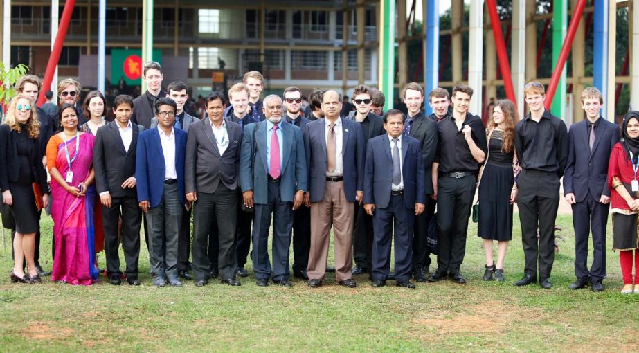 Students from University of Oxford, UK pose for a photograph with Prof Dr Yousuf M Islam, Vice Chancellor and other high officials during their visit to Daffodil International University in the city recently.
