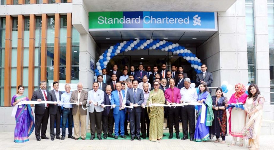 Abrar A. Anwar, CEO, Standard Chartered Bangladesh, formally inaugurated Standard Chartered East Nasirabad Branch by cutting ribbon yesterday.