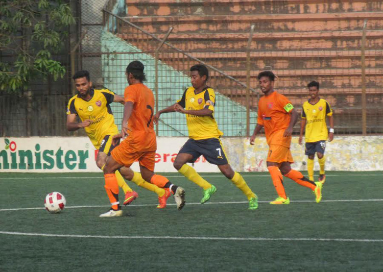 An action from the match of the Saif Power Tec Dhaka Metropolis Senior Division Football League between Jatrabari Krira Chakra and Bangladesh Boys Club at the Bir Shreshtha Shaheed Sepoy Mohammad Mostafa Kamal Stadium in Kamalapur on Saturday. Jatrabari w