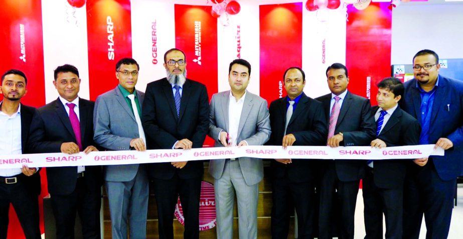 Arifur Rahman, Managing Director of Esquire Electronics Ltd (EEL) inaugurating a new Show Room at Bonosree, Rampura in the city recently. EEL is the sole distributor of Japan's renowned electronics brands Sharp, General and Mitsubishi Heavy Industries. H