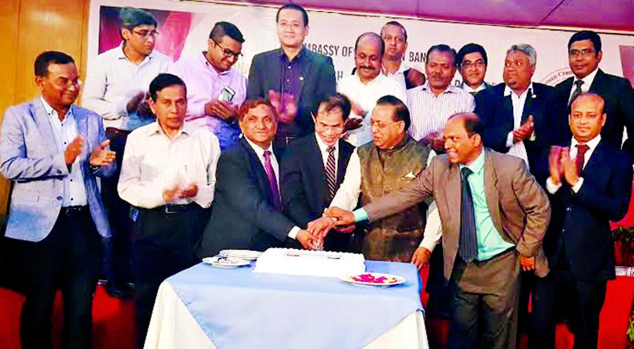 Bangladesh-Vietnam Chamber of Commerce Industry celebrated its launching at a city hotel recently. Abdul Matlub Ahmad, President, FBCCI as chief guest and Tran Van Khoa, Ambassador of Vietnam as special guest were present. Syed Mustafizur Rahman, Presiden