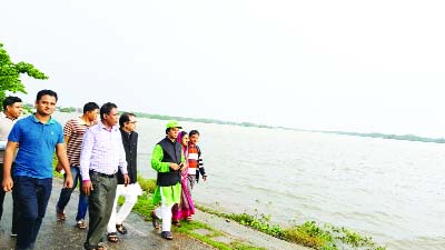 KULAURA (Moulvibazar): A S M Kamrul Islam, Chairman, Kulaura Upazila Parishad, Chowdhury Md Golum Rabbi, UNO, Nehar Begum, Vice Chairman and Moulana Fazlul Huq Shaheed, UP Chairman visiting flood-hit Hakaluki Haor area on Thursday.