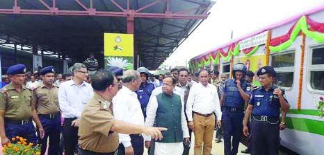 KHULNA: Khulna-Kolkata passenger train service Maitree Express-2 was launched on Saturday. Railway Minister Mujibul Haque and some higher officials of BR including DG of Bangladesh Railway were present on the occasion.