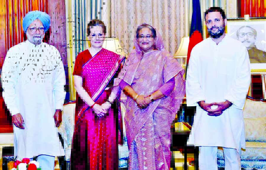Prime Minister Sheikh Hasina meets Congress President Sonia Gandhi, Congress Vice-President Rahul Gandhi, right, and former Indian Prime Minister Manmohan Singh, left, at Rashtrapati Bhaban in New Delhi on Sunday. PID photo