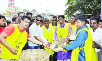 DINAJPUR: Whip of the Jatiya Sangsad Iqbalur Rahim MP inaugurating cleanness drive organised by Sadar Upazila Administration yesterday.
