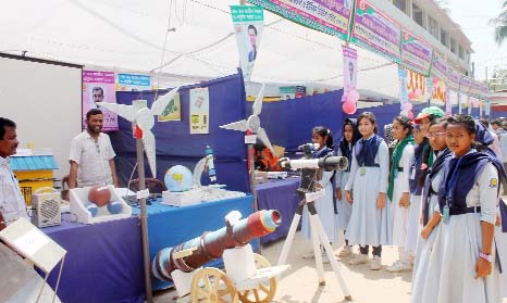 Students visiting Raozan Science and Technology Fair recently.