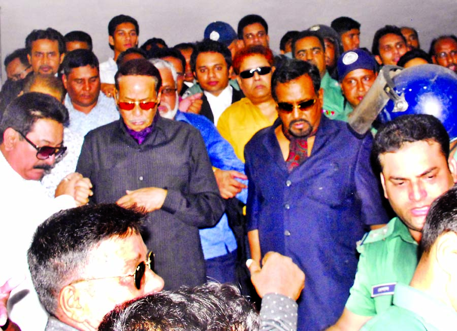 Former president, Prime Minister Sheikh Hasina's Special Envoy and Chairman of the Jatiya Party H M Ershad along with other leaders of the party coming out from the court premises after acquittal in radar purchase graft case yesterday.